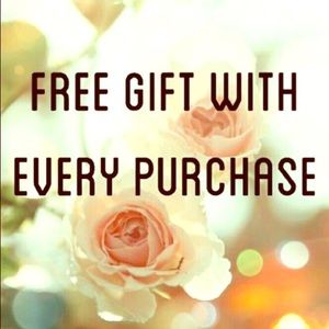 💛💜Free gift with every purchase 💛💜